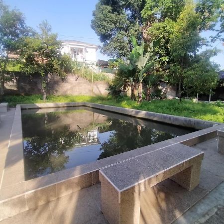 Villa Batu Tua Puncak Mitra Reddoorz Богор Екстер'єр фото
