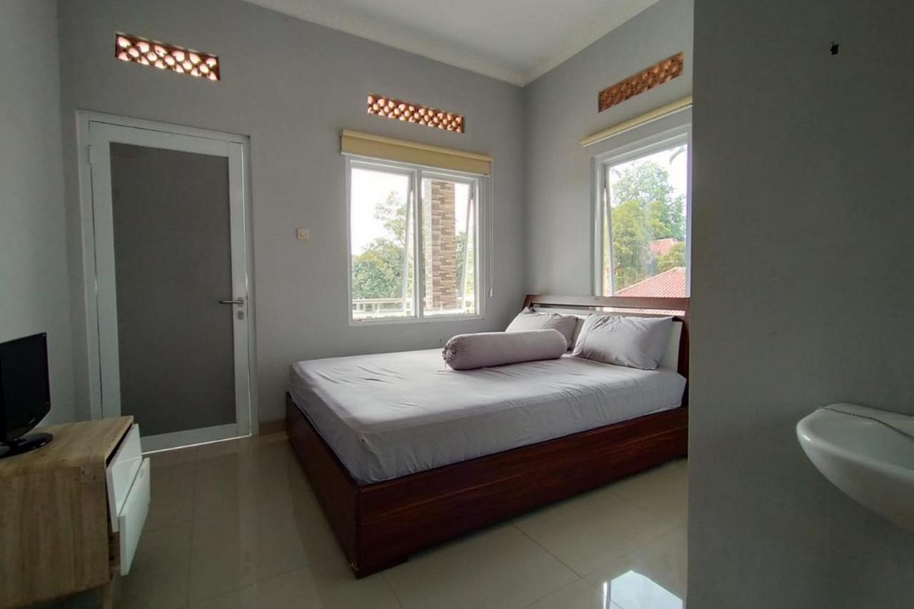 Villa Batu Tua Puncak Mitra Reddoorz Богор Екстер'єр фото
