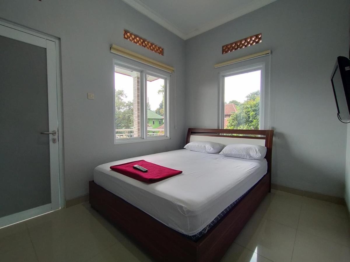 Villa Batu Tua Puncak Mitra Reddoorz Богор Екстер'єр фото