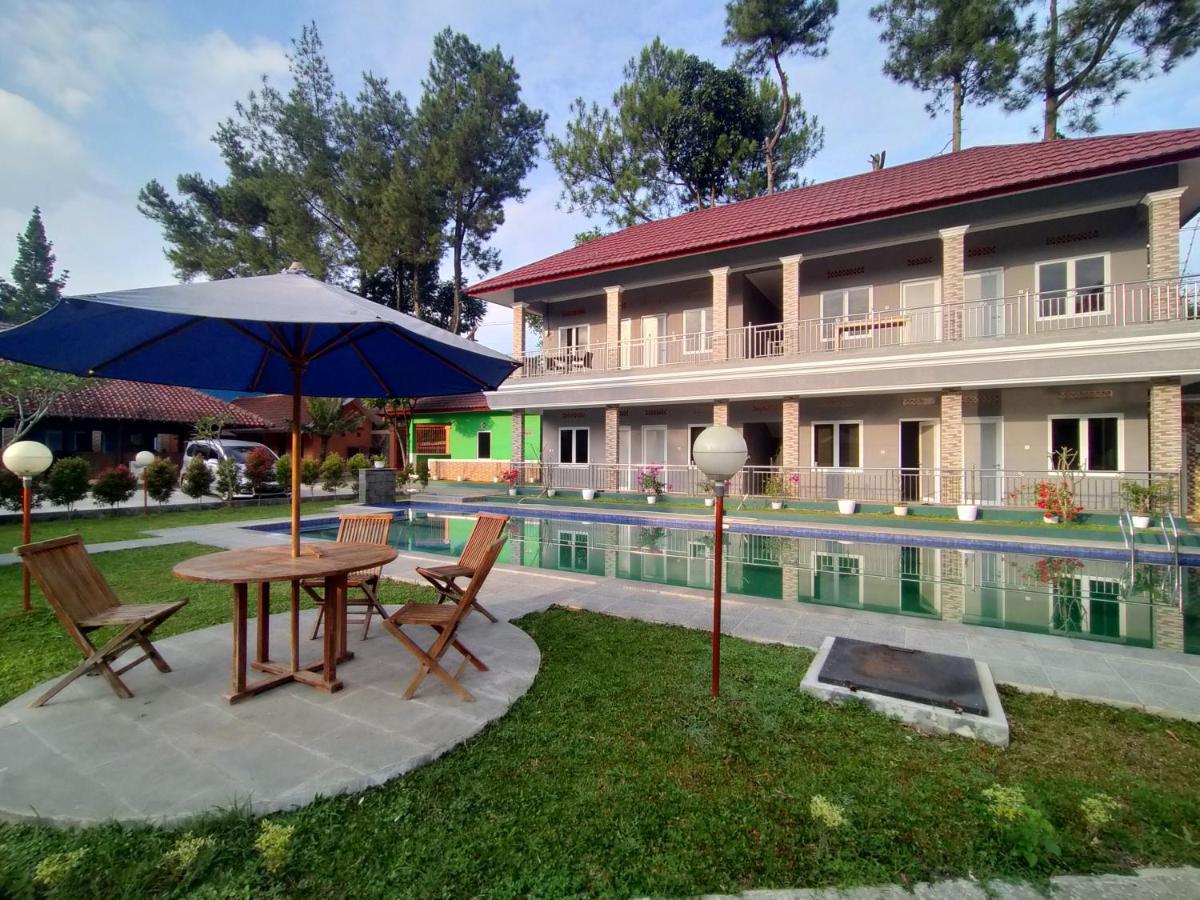 Villa Batu Tua Puncak Mitra Reddoorz Богор Екстер'єр фото