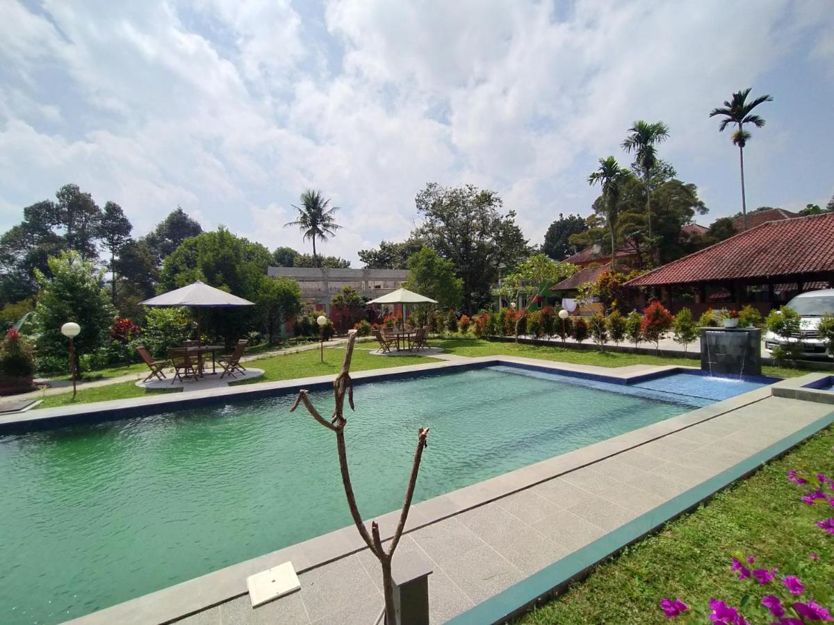 Villa Batu Tua Puncak Mitra Reddoorz Богор Екстер'єр фото
