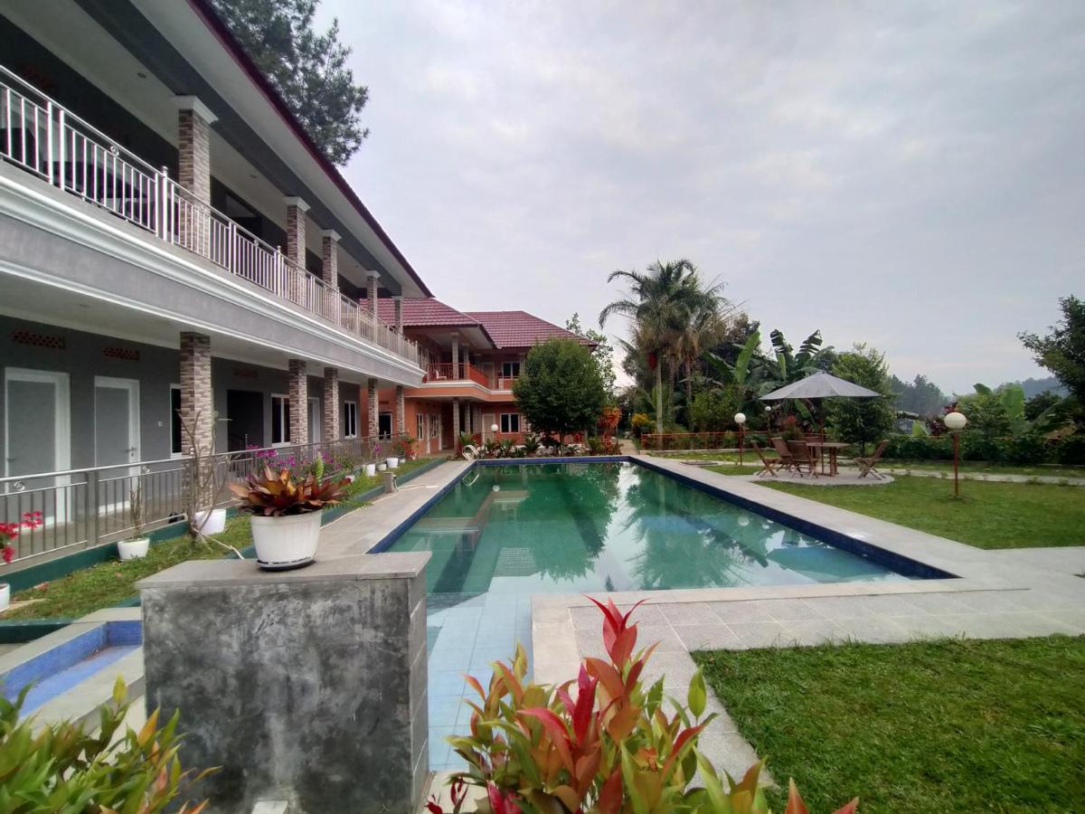 Villa Batu Tua Puncak Mitra Reddoorz Богор Екстер'єр фото